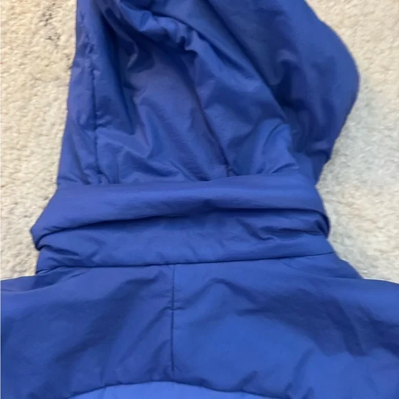 lululemon athletica Women's Vibrant Periwinkle Blue Puffer Jacket - Picture 7 of 8